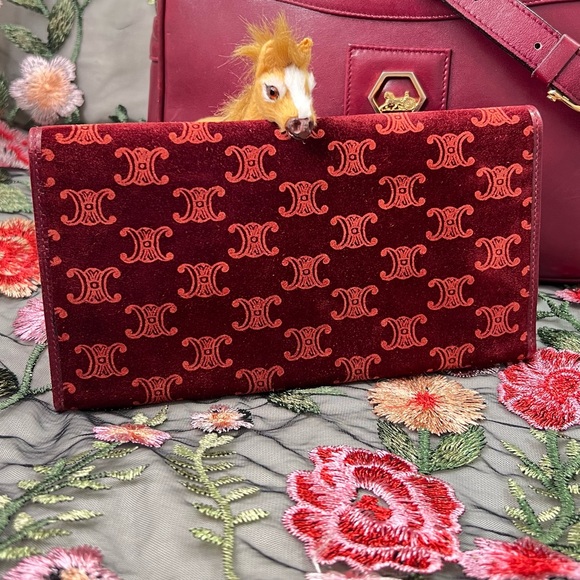 Auth CELINE Wallet • Authentic Triomphe Horse Carriage Monogram in Suede Maroon - Picture 2 of 8